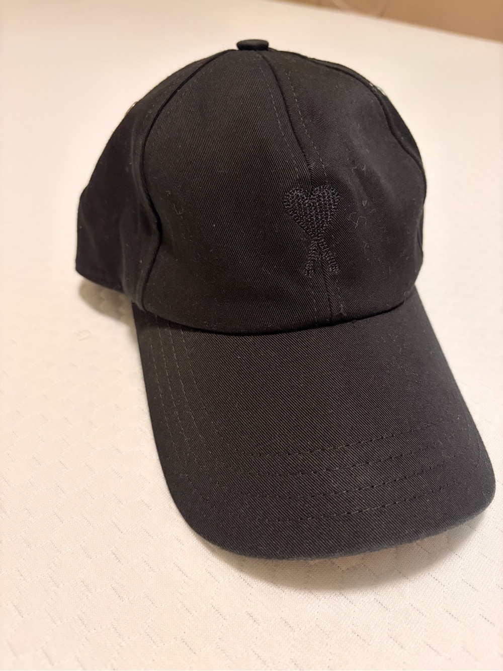 Ami Black Heart Logo Baseball Cap